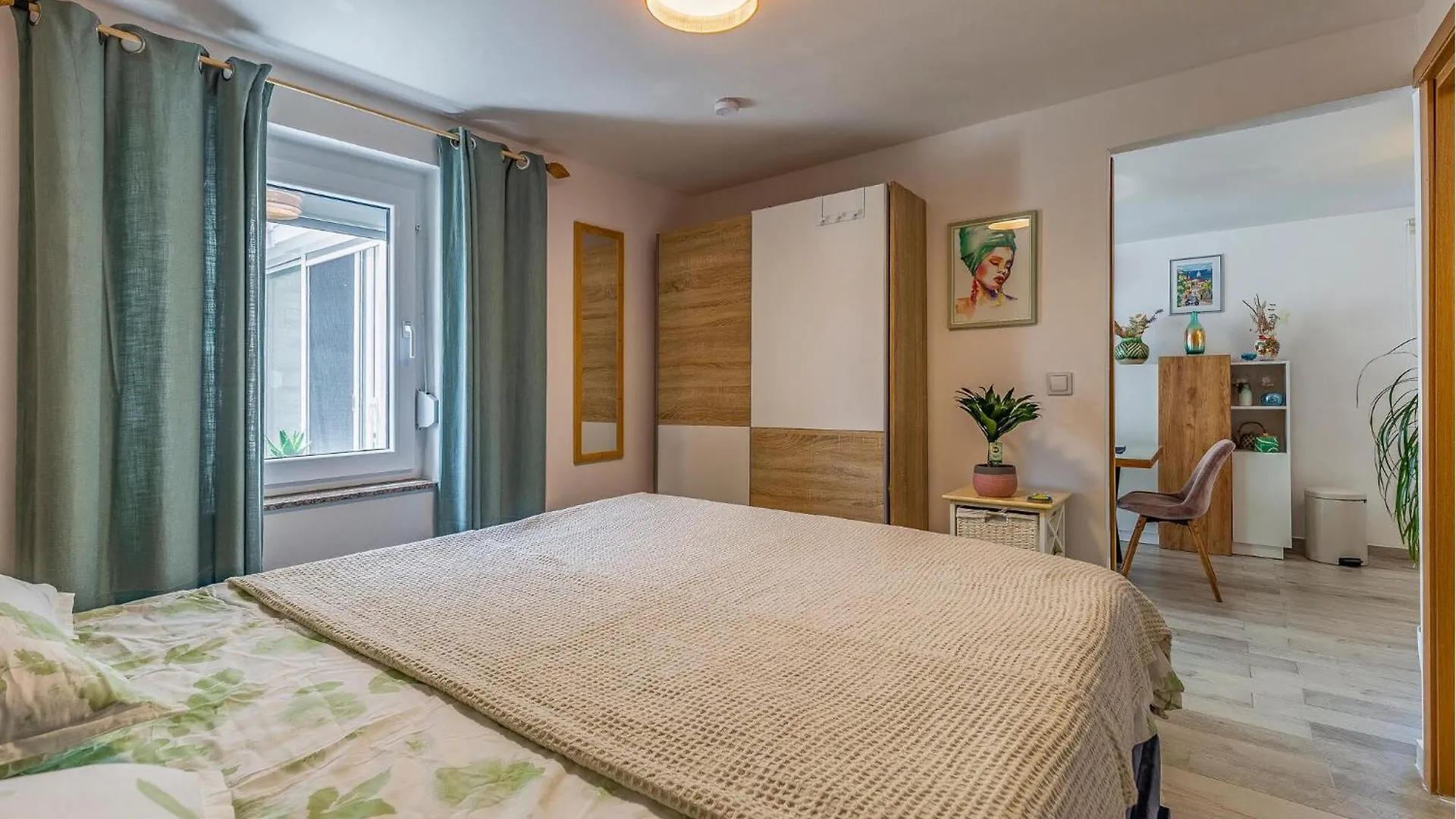 Beautiful Home In Kavran With Kitchen בית נופש