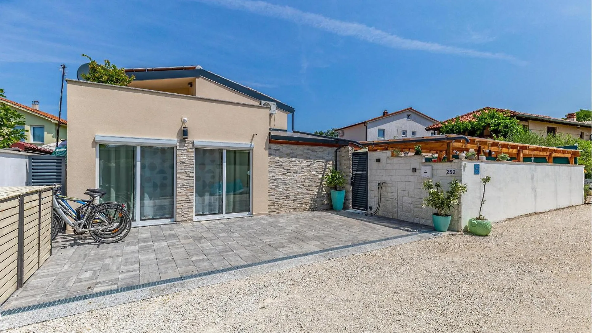 בית נופש Beautiful Home In Kavran With Kitchen