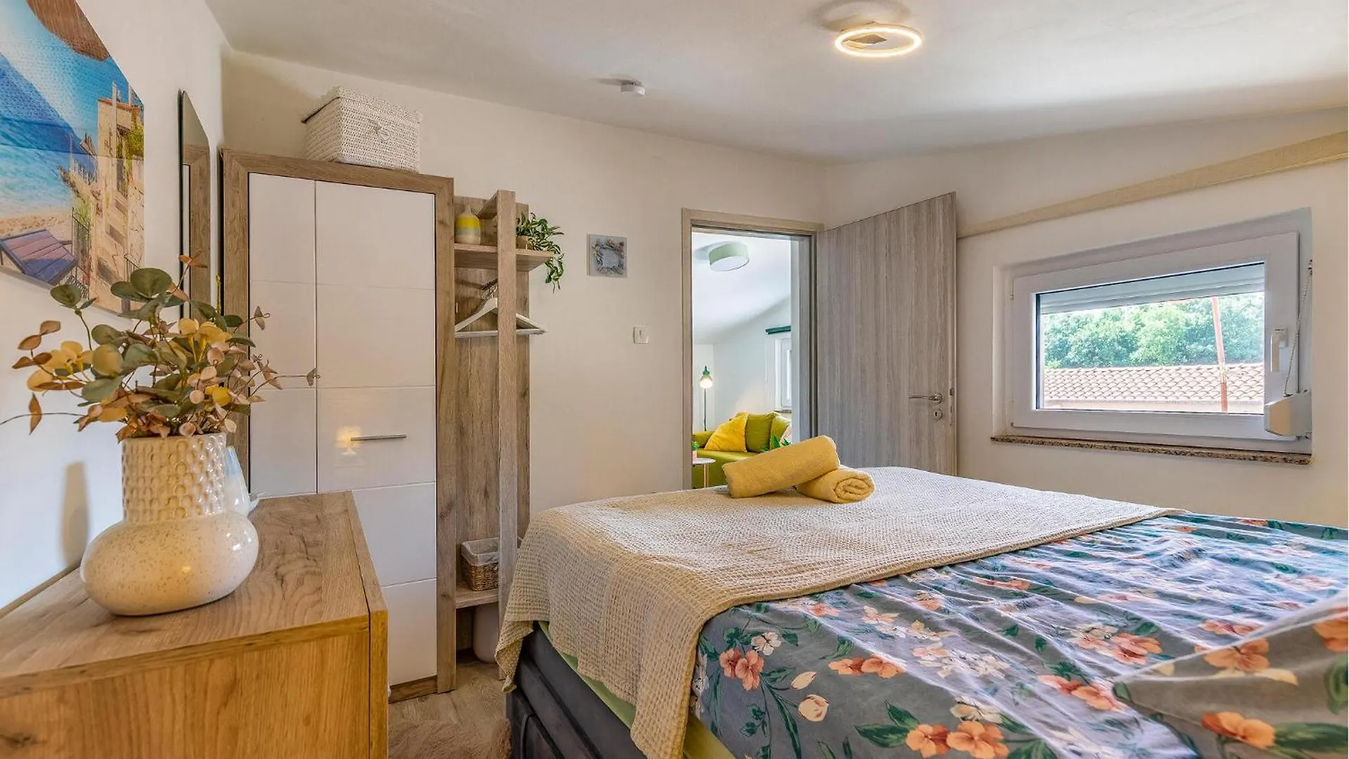 Beautiful Home In Kavran With Kitchen Holiday home