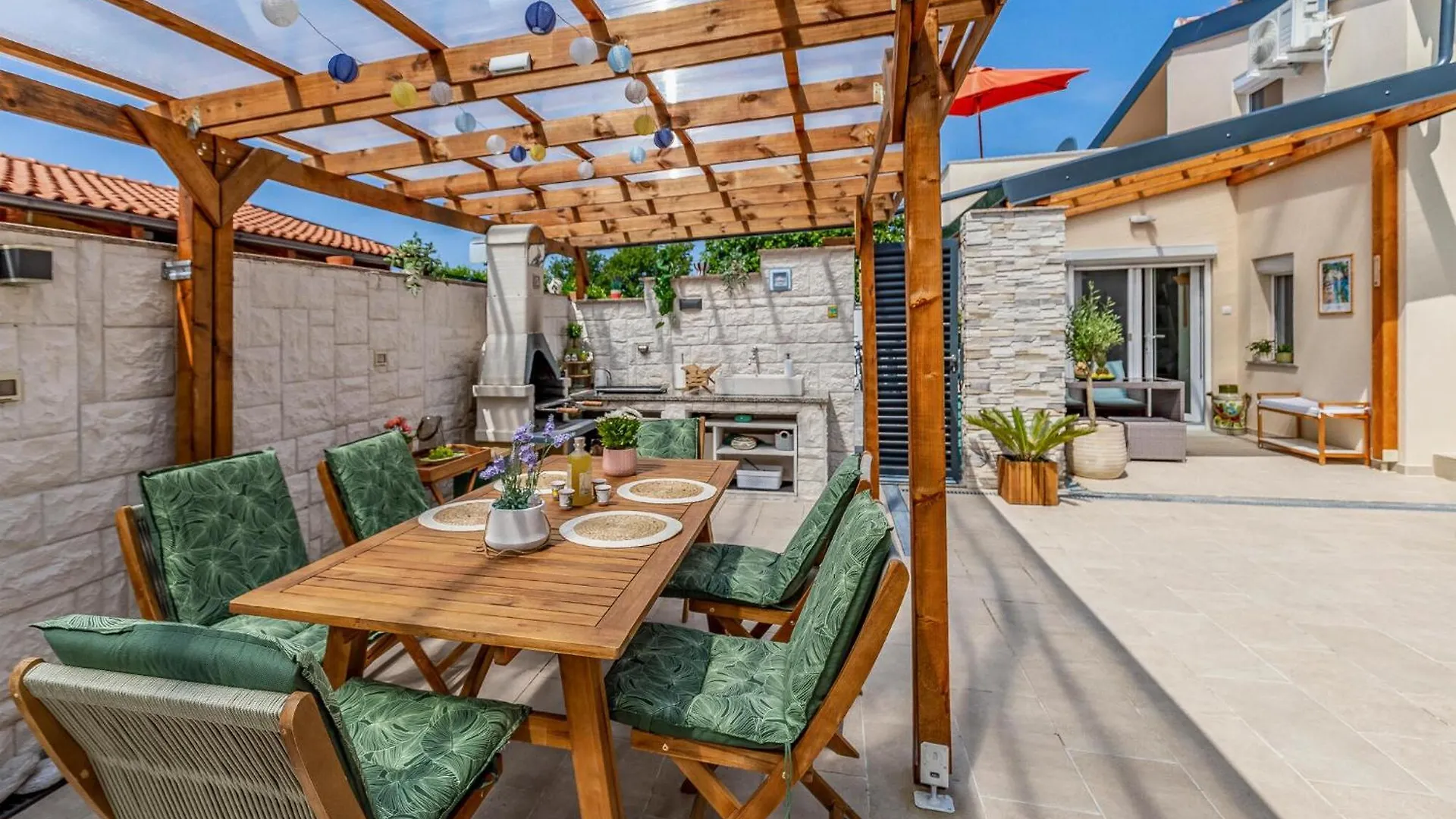 Beautiful Home In Kavran With Kitchen